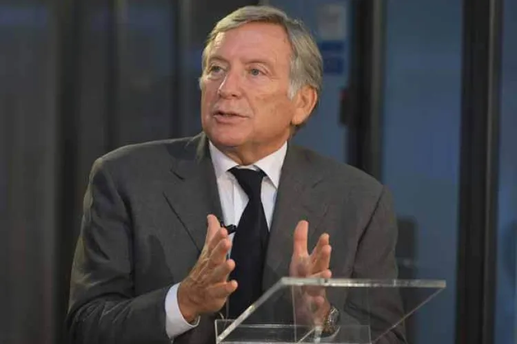 Hârtia care scapă Europa de plastic se va produce în România! Investiție de 75 mil. euro, sute de locuri de muncă și termen amânat până în 2026