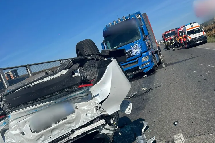 Cum s-a produs accidentul în lanț din Apahida, Cluj de azi: O femeie nevinovată a ajuns la spital, după ce mașina în care se afla s-a răsturnat FOTO