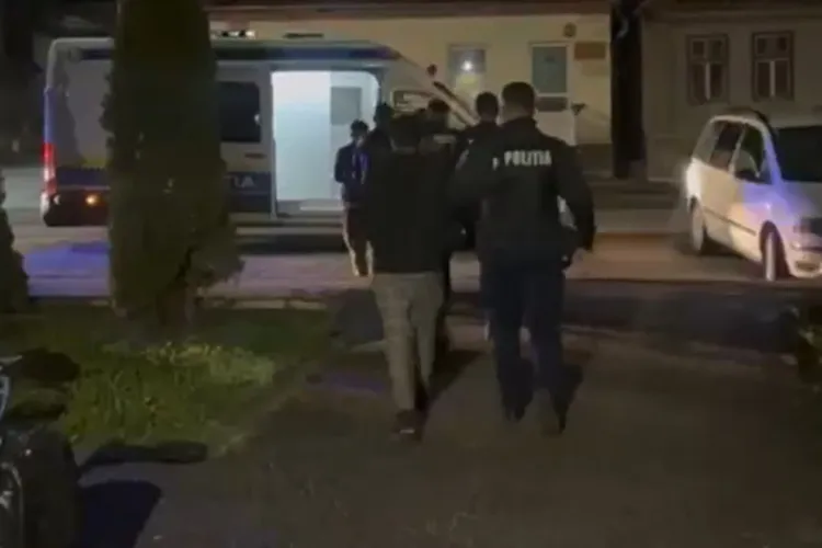 VIDEO. Bătaie în Cluj: 5 bărbați au bătut crunt un clujean, de l-au băgat în spital. Apoi au tăbărât peste oameni într-un magazin - UPDATE