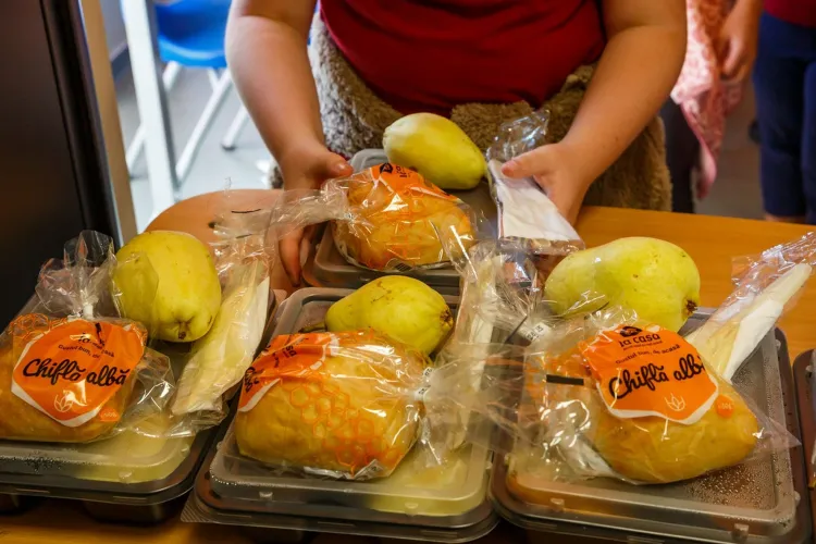 Lista școlilor care beneficiază de programul „o masă sănătoasă”. Nu toți elevii primesc o masă caldă gratis din partea Primăriei