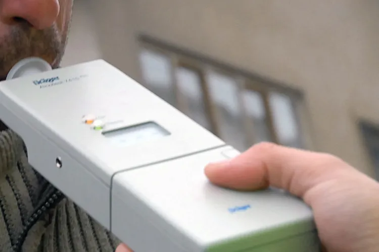 Un șofer băut a provocat un accident pe o stradă din Cluj-Napoca. Bărbatul în vârstă de 66 de ani avea o alcoolemie record