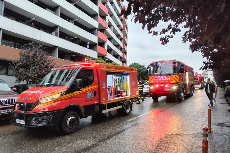 Zeci de clujeni evacuați dintr-un bloc din cartierul Bună Ziua din Cluj-Napoca din cauza unui incendiu. Totul a pornit de la un aparat electric FOTO