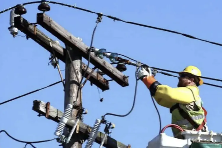 Mii de clujeni lăsați fără curent luni dimineața! Aceștia rămân fără electricitate timp de două ore – vezi dacă ești afectat!