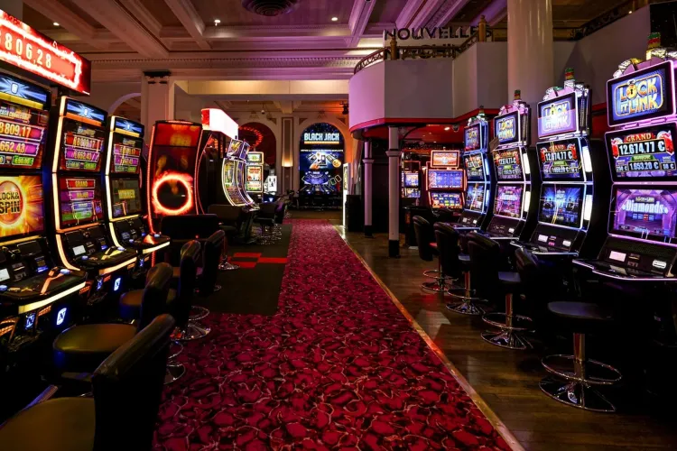 Clujenii luptă împotriva dependenței de jocuri de noroc. Unde are loc conferința care poate salva vieți și cine poate participa