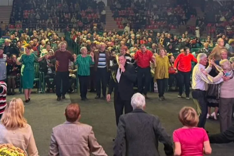 Îndrăgitul cântăreț clujean, Aurel Tămaș, emoționat profund: „Am trecut prin multe stări, de la lacrimi, până la horă și sârbă”