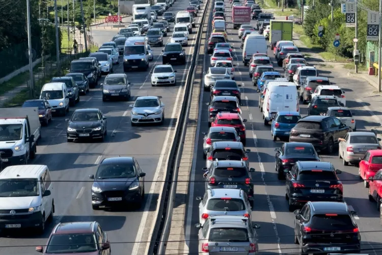 Trafic de coșmar în fiecare dimineață în Cluj-Napoca: Locuitorii din Bună Ziua pierd zeci de minute pe drum, iar copiii ajung târziu la școală