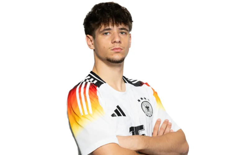 Un tânăr fotbalist născut la Cluj joacă în naționala Germaniei! Tocmai a semnat primul său contract profesionist în Bundesliga
