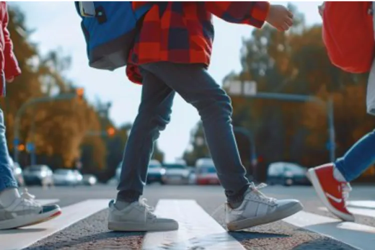 Părinții din Cluj-Napoca cer măsuri urgente pentru creșterea siguranței rutiere din centrul orașului, după ce un copil de 12 ani a fost grav rănit 