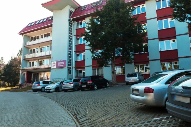 Situație critică pentru studenții din Cluj: Doar 1 din 6 prinde loc în cămin! Restul plătesc chirii de sute de euro, dacă își permit părinții