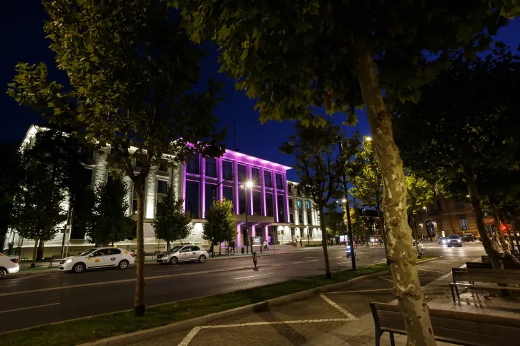 Primăria Cluj-Napoca sprijină campania internațională „Octombrie roz” printr-un gest simbolic