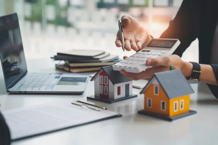 Rata la creditul tău ipotecar va urca la jumătate din salariu până la final de 2025! Ce trebuie să știi înainte să semnezi contractul