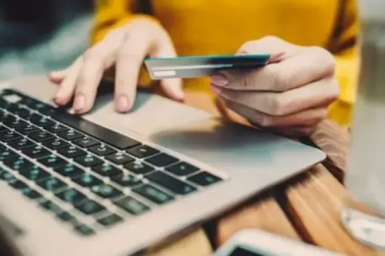 Alertă maximă! Două magazine online foarte populare sunt folosite de hackeri pentru a-ți fura banii! Cum să te protejezi 