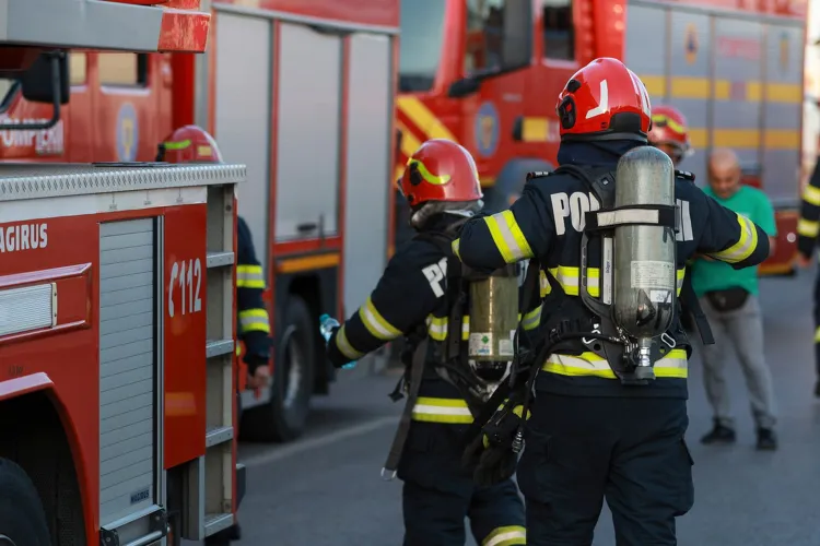 Incendiul de la Școala „Iuliu Hațieganu” i-a afectat și pe copiii de la „Ion Creangă”. Toată lumea a fost evacuată din cauza unui scurtcircuit