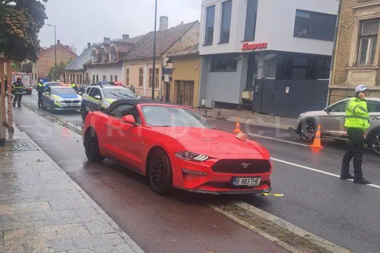 Accident GRAV în centrul Clujului! Circulația a fost complet blocată pe ambele sensuri. Intervin pompierii. Un copil a fost lovit în plin VIDEO - UPDATE