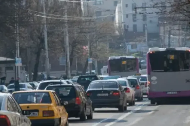 O zi normală de luni în Cluj-Napoca! Clujenii se plâng că petrec mai mult timp în trafic decât acasă: „Este extrem de aglomerat”