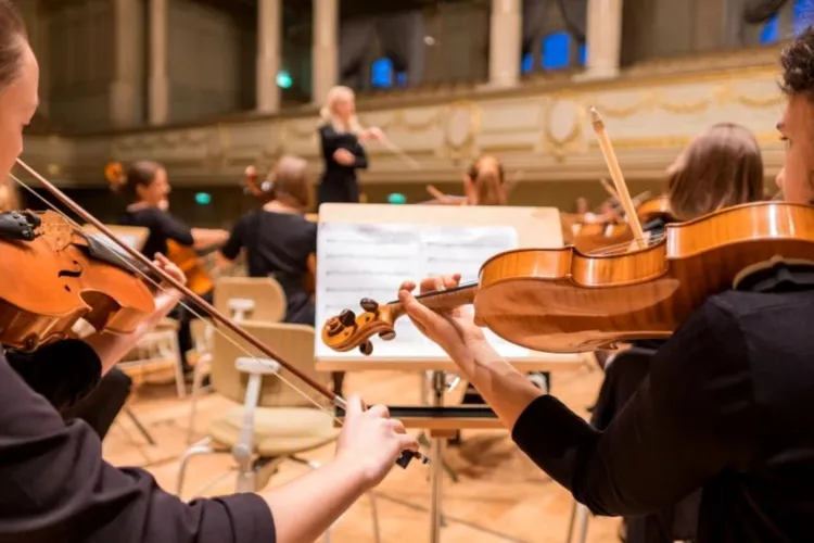Clujenii sunt așteptați la un impresionant concert de muzică clasică. Artiști și dirijori de top promit o seară plină de emoții 