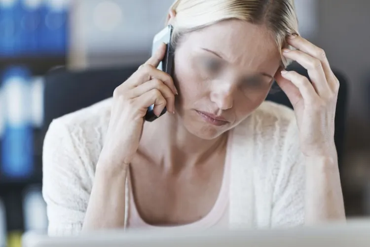 Atenție, clujeni! Circulă o nouă metodă de înșelăciune: O femeie a fost păcălită să-și facă un cont de 90.000 de lei. A pierdut toți banii