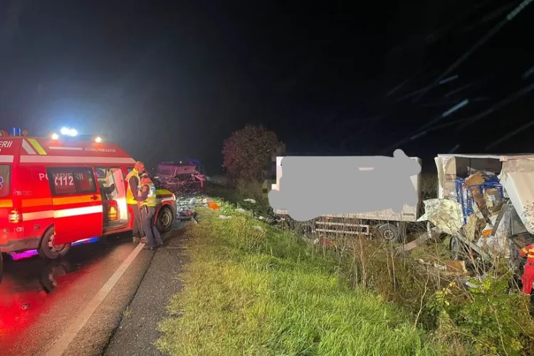 Tragedie pe șosea! Un bărbat a murit, în urma unui grav accident dintre un camion de curierat și o autobasculantă. Medicii nu au mai putut face nimic