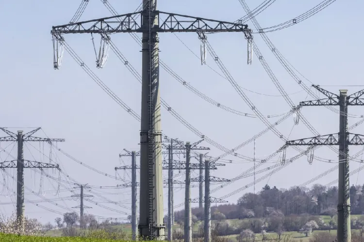 Pană uriașă de curent în Cluj! Mii de oameni  au rămas fără curent electric. DEER anunță o nouă oprire și mâine