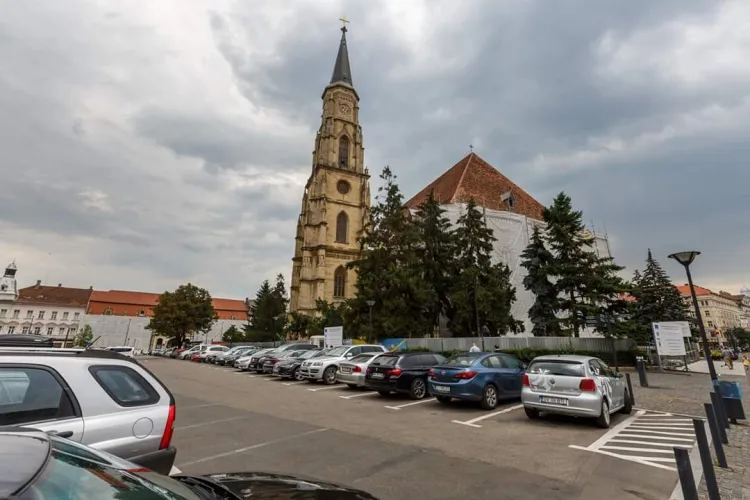 Coșmar pentru șoferii străini la Parking Unirii! Camere ciudate, tichete cu erori și ieșiri imposibile fac vizita în Cluj un test de răbdare