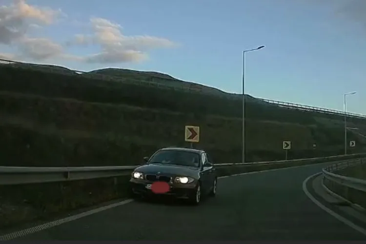 VIDEO. Șofer clujean cu BMW surprins pe contrasens la intrarea pe autostradă spre Turda. Cum o fi ajuns acolo?
