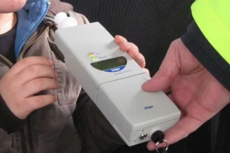 Pericol pe străzile din Cluj! Bărbat de 48 de ani prins conducând cu o alcolemie uriașă, acesta a fost reținut de polițiști pentru 24 de ore