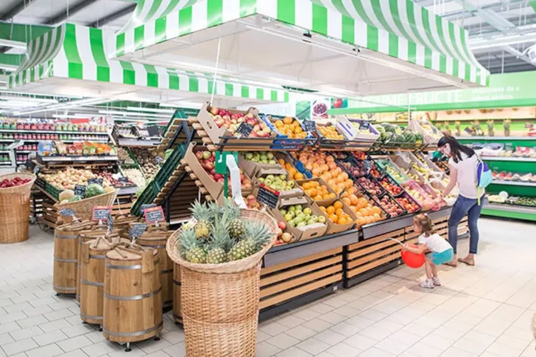 AUR vrea ca marile magazine să fie obligate să vândă mai puține produse proprii și mai multe produse românești: Ce presupune proiectul lor de lege