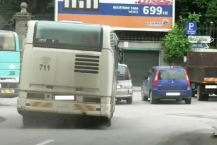 Șoferii din Cluj-Napoca sunt revoltați! Chiar dacă se refac drumurile, traficul rămâne un haos total: „Sunt prea multe mașini”