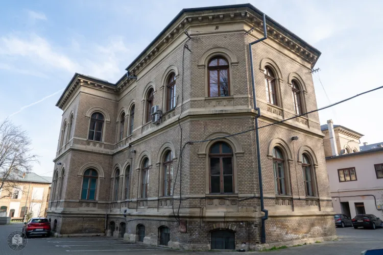 Clădirea Anatomia de la UMF Cluj se transformă total! Branșamente electrice gata, fațade și fundație schimbate – studenții primesc un spațiu modern