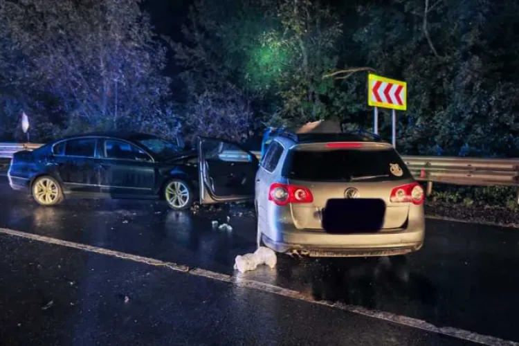 Șocant! Cinci persoane, inclusiv o fetiță de 12 ani, rănite grav într-un accident rutier. Pompierii au intervenit de urgență 