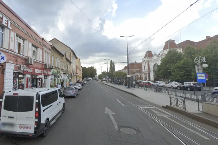 Șoferii din Cluj cer intervenția autorităților: Mașinile parcate neregulamentar blochează traficul și creează haos