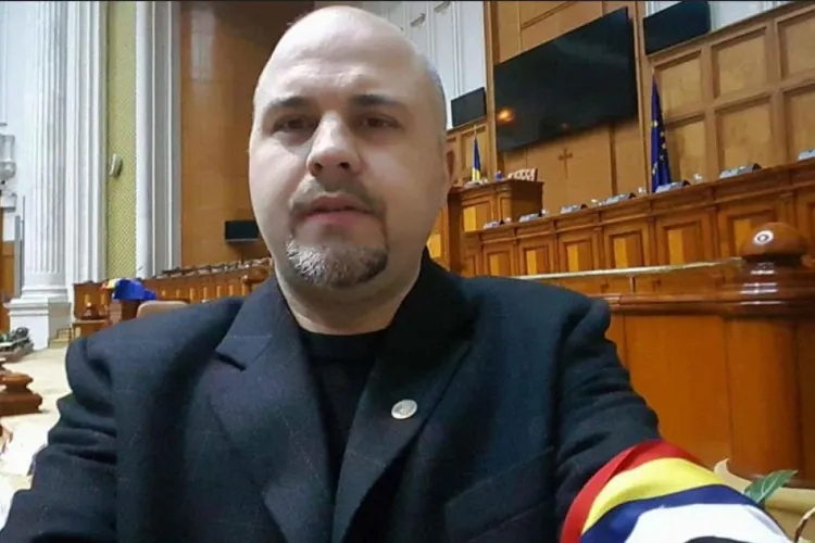 Scandal în coaliție din cauza lui Emanuel Ungureanu. Social-democrații au părăsit furioși ședința, după plângerea penală împotriva lui Bolojan