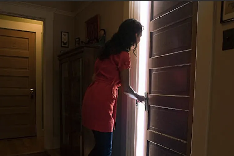 Pericol la ușa ta! Mai multe femei din Cluj-Napoca hărțuite de bărbați care pretind că vopsesc blocul: „Dacă îi refuzați devin agresivi”