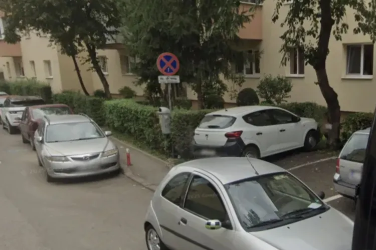 Parcări blocate de săptămâni întregi în zona Observatorului. Clujenii care locuiesc acolo cer soluții pentru mașinile „uitate” ale studenților