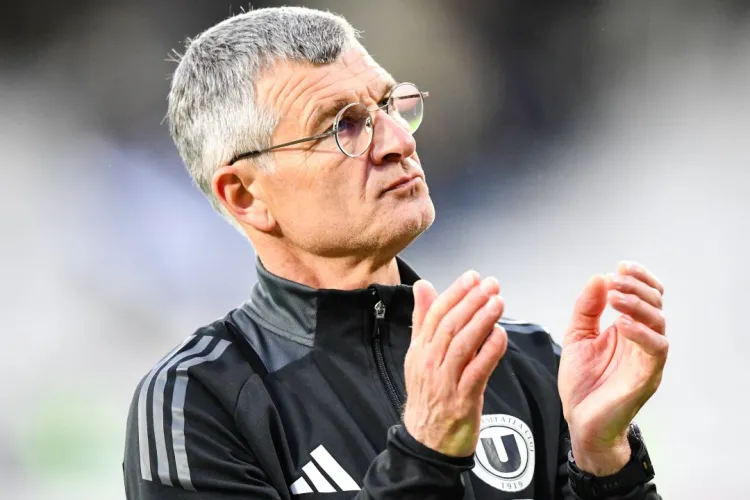 Drama „șepcilor roșii”: Ioan Ovidiu Sabău părăsește U Cluj după ce tensiunile din vestiar au atins cote maxime. Ce jucători l-au tensionat pe antrenor