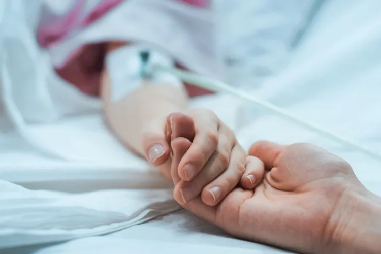 Doi copii din Cluj, intoxicați grav cu o plantă cunoscută de toți românii. Unul dintre micuți este în comă. DGASPC Cluj a deschis o anchetă