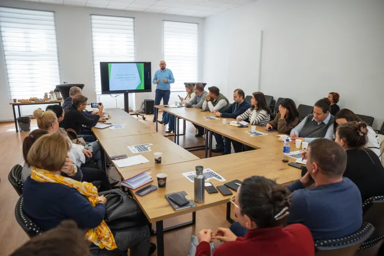 Cluj-Napoca revoluționează meniurile școlare! Producătorii locali lucrează împreună cu școlile pentru a oferi gustări sănătoase și sustenabile copiilor