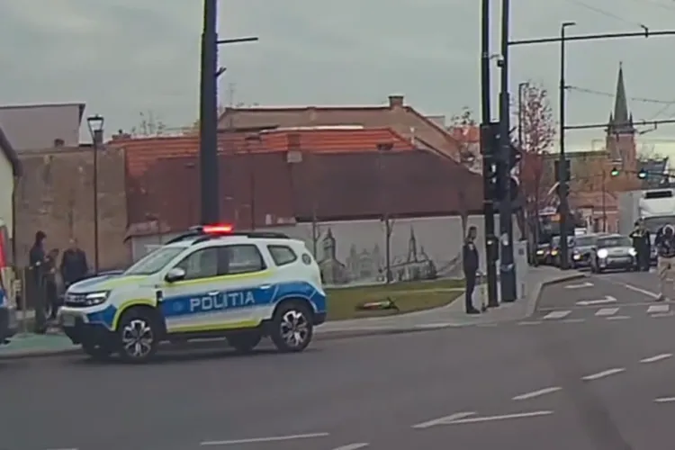 VIDEO. Accident în această dimineață, în zona Platinia. Un trotinetist implicat în impact. Traficul afectat temporar pe Calea Moților