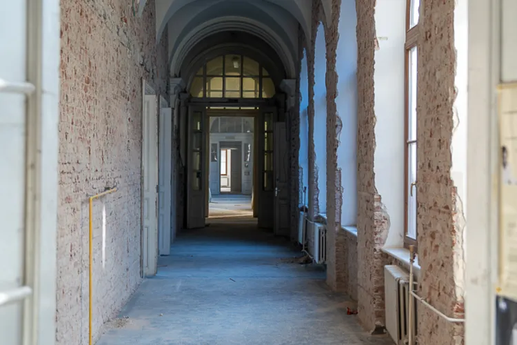 Clădirea Anatomie a UMF Cluj prinde contur! Lucrările schimbă fața educației medicale clujene: „Începe să respire un aer proaspăt”