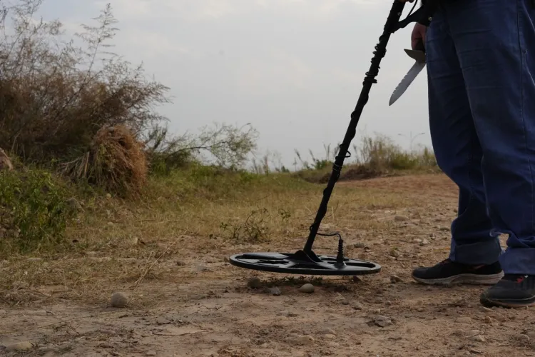 Un bărbat a ascuns un tezaur roman timp de opt ani, de teama poliției. La predare, autoritățile s-au șocat de ce a descoperit bărbatul