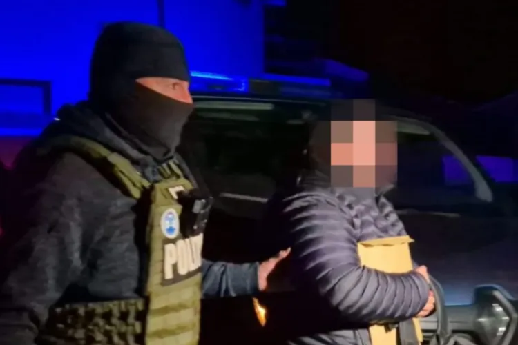 Fără milă: Clujean arestat după ce a încălcat ordinul de protecție și s-a apropiat de femeia îngrozită de el. Va sta 30 de zile după gratii