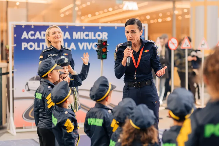În weekend, micuții clujeni și-au luat foarte in serios atribuțiile de „polițiști”: Ce activități interactive au făcut la „Academia Micilor Polițiști”