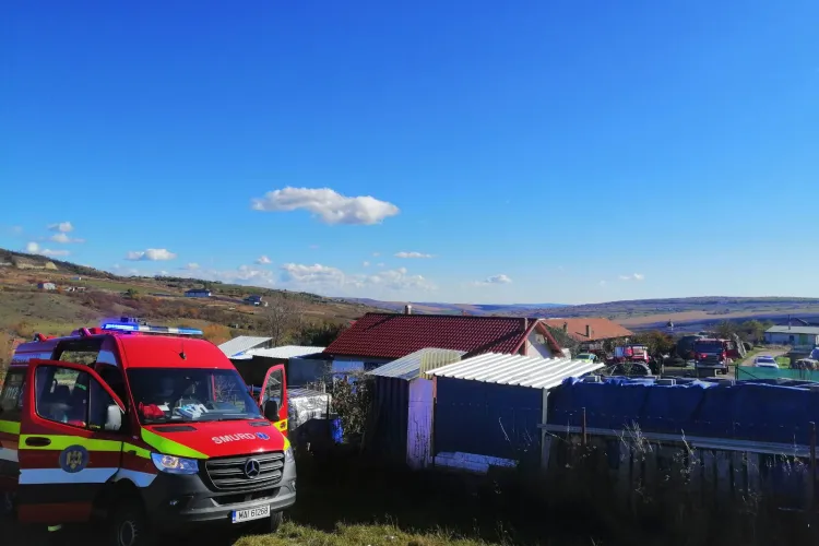 Intervenție de urgență la Cluj! Un bărbat, căzut într-o fântână, este resuscitat de echipajele SMURD. Victima este în stop cardio-respirator