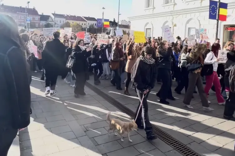 Cluj-Napoca în stradă pentru siguranța femeilor! Marșul „Împreună pentru Siguranța Femeilor” cere protecție și măsuri concrete