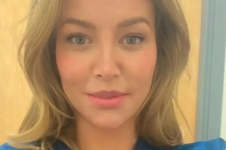 O tânără mamă și-a mințit iubitul bogat ani de zile că are cancer, să îi dea bani pentru „tratament”. Și-a mințit și fetița, care credea că mama ei va muri