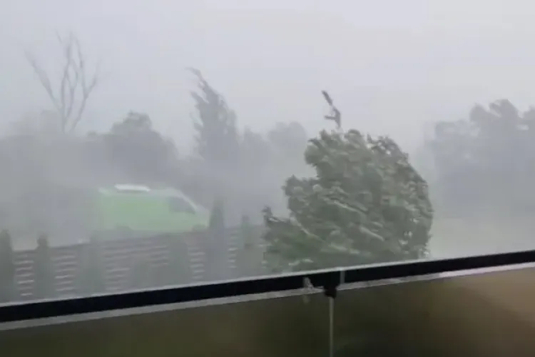 Rafale de până la 120 km/h la Cluj! Avertizare meteo de vânt puternic în această dimineață