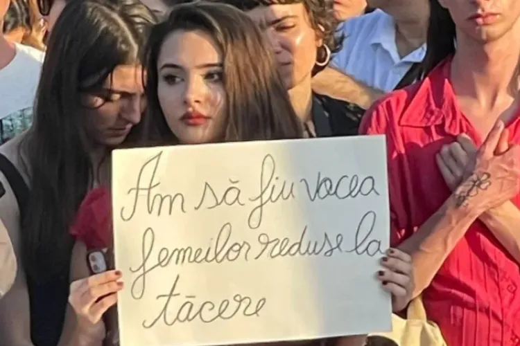 După ce în ultimii 10 ani au fost omorâte aproape 500 de femei în România, parlamentarii s-a trezit să să facă un prim pas spre recunoașterea femicidului