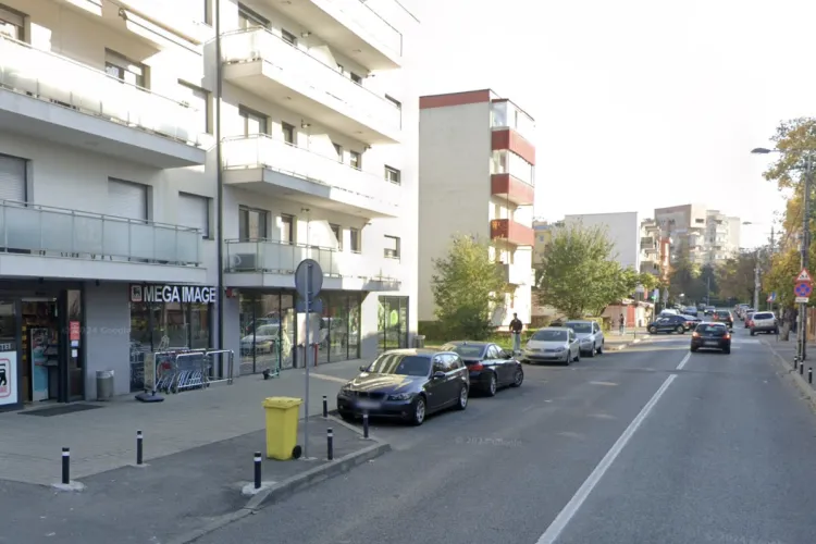 Dimineți de coșmar pentru mai mulți locuitori din Cluj-Napoca: Elevii fumează, strigă și blochează trotuarul din fața blocului