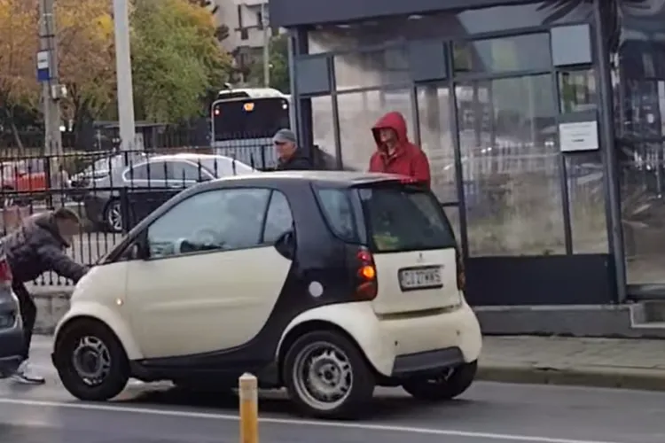 VIDEO. Scandal în trafic în Cluj: „Ne lasă nervii! S-a dat jos, l-a scuipat și a dat cu pumnii în capotă”