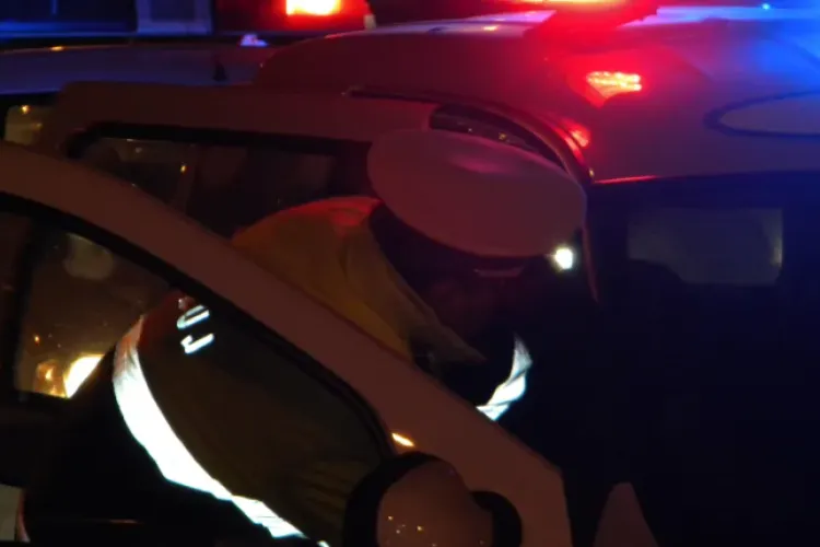 Urmărire ca în filme pe străzile din Cluj! Un bărbat fără permis a condus o motocicletă neînmatriculată. Acesta a fost reținut pentru 24 de ore 